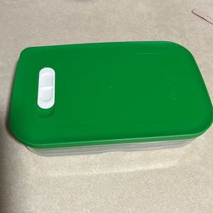 Tupperware fridge smart.